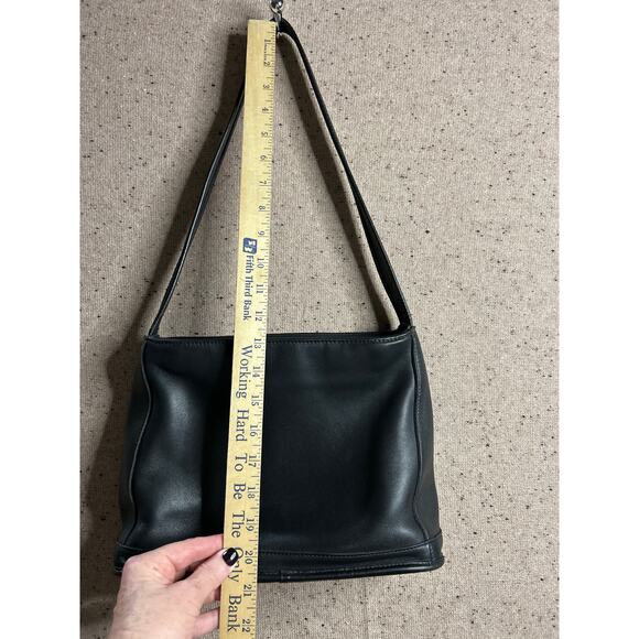 Vintage Coach Bleeker Shoulder Bag 9310 Glove Tanned Leather Classic 90s - Picture 2 of 10